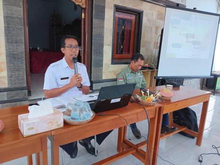 Rapat Koordinasi Penyusunan RKP Des TA 2024 Oleh Camat Busungbiu.
